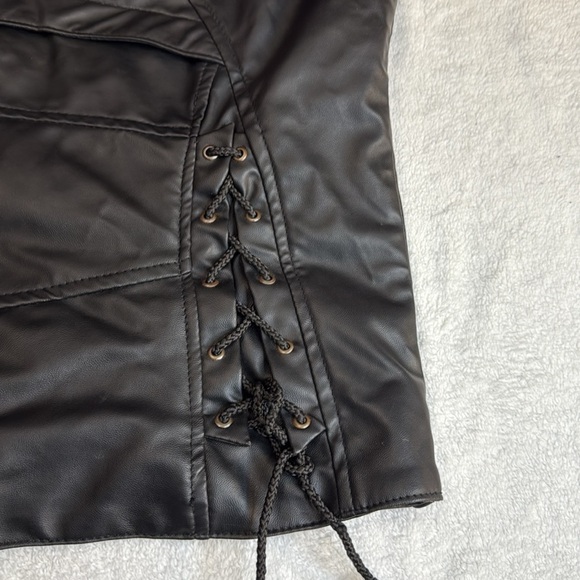Laverapelle Batman Faux Leather Vest - Picture 3 of 13